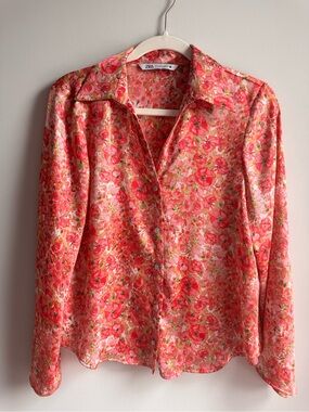 Zara Coral Pink Floral Button-Down Blouse size Small